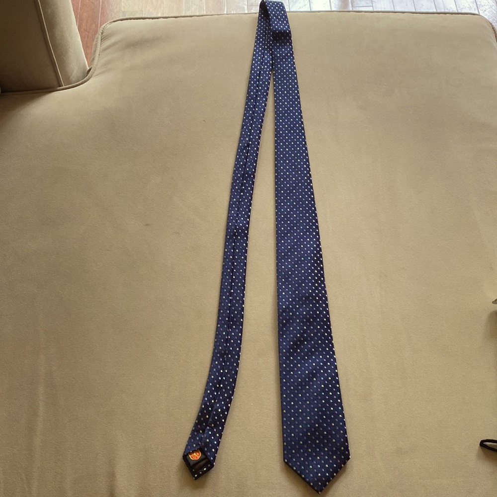 English Laundry polka dot necktie
